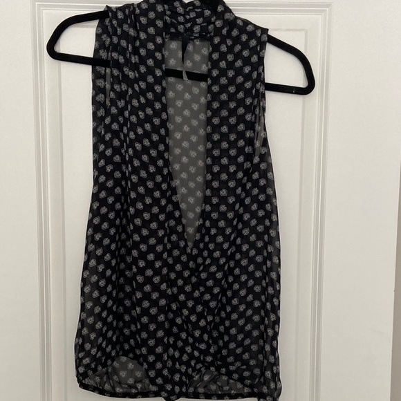 Crossover sleeveless blouse - never worn - Picture 1 of 3